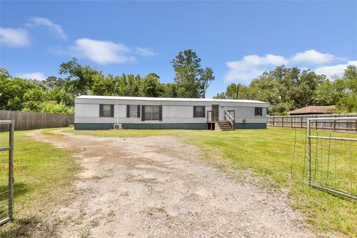 104 W Lawrence St, Dayton, TX, 77535-1754 | Card Image