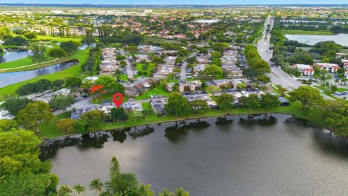 10941 N Lakeview Dr, Pembroke Pines, FL, 33026 | Card Image