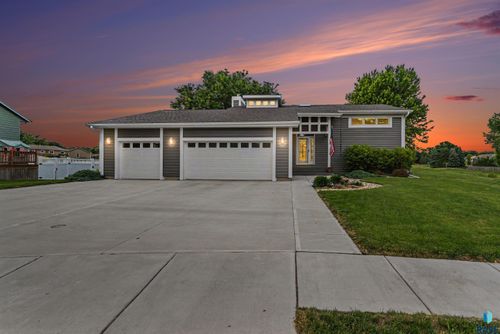 3720 E Dawley Ct Court, Sioux Falls, SD, 57103-6500 | Card Image