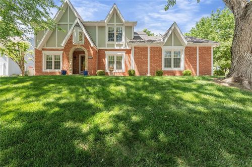7648 N Lucerne Ct, Kansas City, MO, 64151-1577 | Card Image