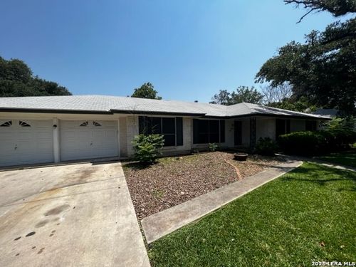 525 Tidecrest Dr, Windcrest, TX, 78239-2520 | Card Image