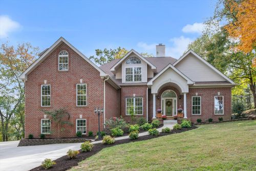 1126 Longview Dr, Hendersonville, TN, 37075-8733 | Card Image