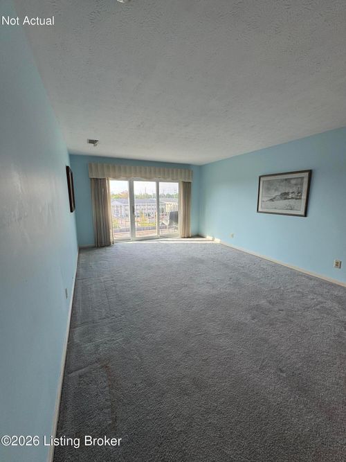 apt-519-3030 Breckenridge Ln, Louisville, KY, 40220-2175 | Card Image