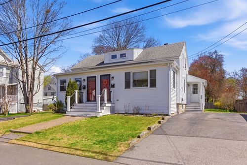 7-7 Maple St, Reading, MA, 01867-3535 | Card Image
