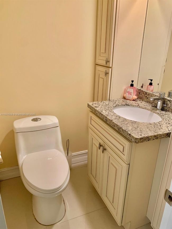 APT-5C - 1985 S Ocean Dr, Condo with 1 bedrooms, 2 bathrooms and null parking in Hallandale Beach FL | Image 17
