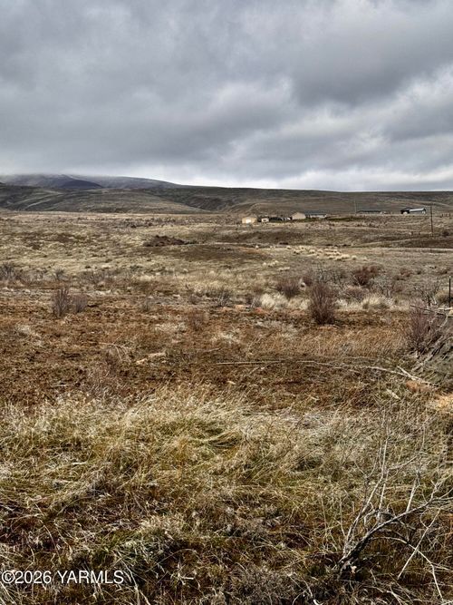 NKA Badger Dr, Selah, WA, 98942 | Card Image