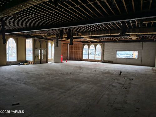 101 N 3rd St, Yakima, WA, 98901-2704 | Card Image