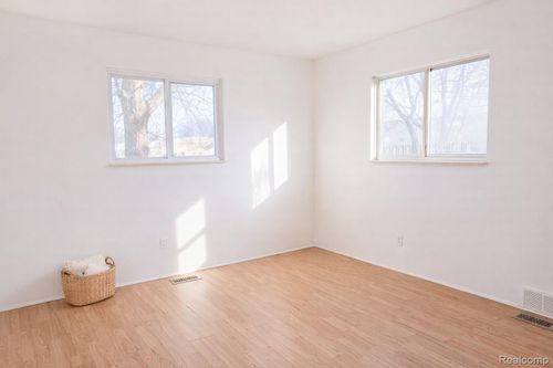 1115 Barney Ave, Flint, MI, 48503-3219 | Card Image