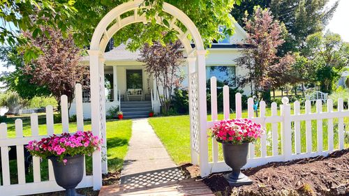 148 Center St, Clarkston, UT, 84305-7711 | Card Image