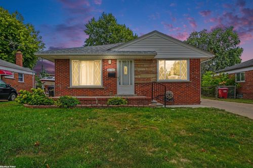 26740 Barbara St, Roseville, MI, 48066-3402 | Card Image
