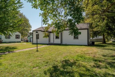 710 E Richardson Street, House other with 3 bedrooms, 1 bathrooms and 1 parking in Farmer City IL | Image 2