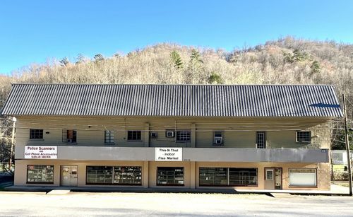 23539 Highway 421, Hyden, KY, 41749-8971 | Card Image