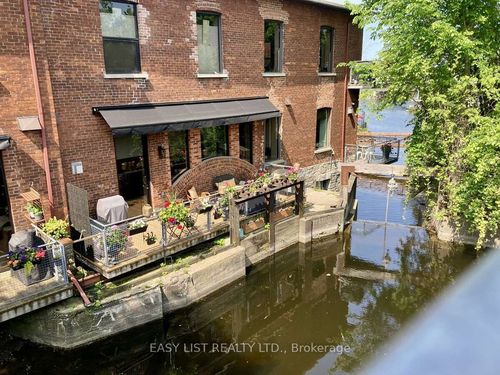 112-83 Little Bridge St, Almonte, ON, K0A1A0 | Card Image