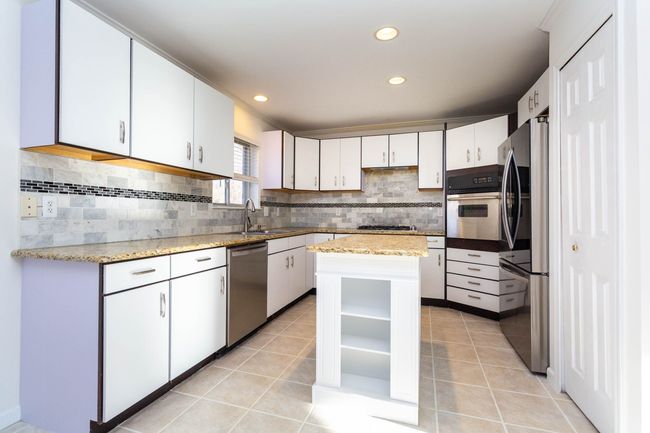 6173 Elarz Dr, Condo with 4 bedrooms, 3 bathrooms and null parking in Troy MI | Image 8