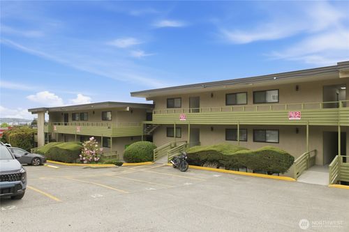2820 15th Avenue W, Seattle, WA, 98119 | Card Image