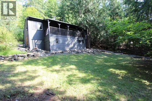 7521 Castle Hts, Anglemont, BC, V0E1M8 | Card Image
