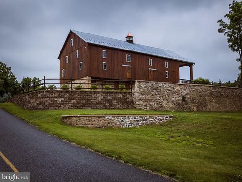 284 Hickory Dr, AUBURN, PA, 17922-8720 | Card Image