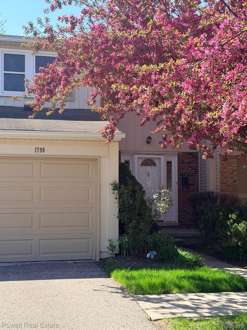1798 Brentwood Dr, Troy, MI, 48098-2625 | Card Image