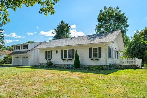 18 Glover Ave, Newtown, CT, 06470-2147 | Card Image