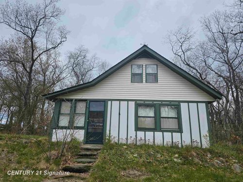 4562 Trail Rd, Caseville, MI, 48725-9774 | Card Image