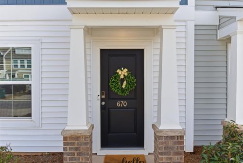 670 Blossom Run, Spartanburg, SC, 29307-2000 | Card Image