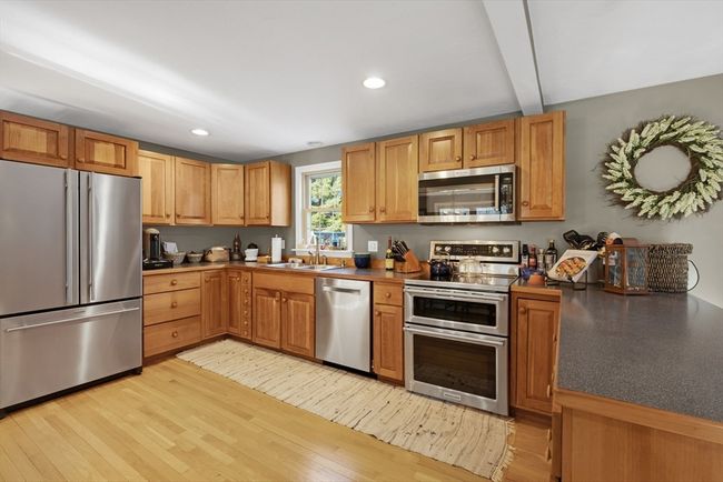 209 Forest St, House other with 3 bedrooms, 2 bathrooms and 6 parking in Franklin MA | Image 6