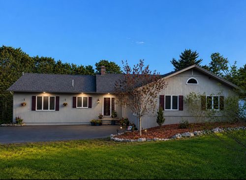 28 Oakledge Rd, Raymond, ME, 04071-6546 | Card Image