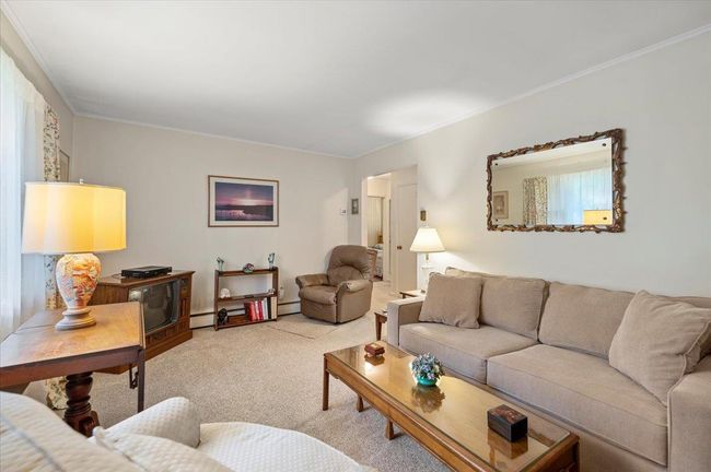 241 Hampton St, House other with 3 bedrooms, 1 bathrooms and null parking in Sag Harbor NY | Image 11