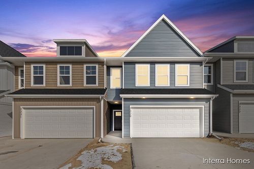 45-3329 Kings River St Sw, Wyoming, MI, 49418-8822 | Card Image