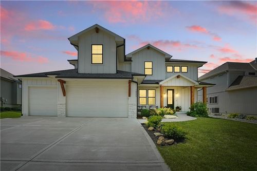 16555 Lichtenauer Dr, Olathe, KS, 66062-4133 | Card Image