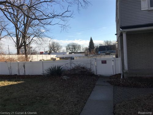 24071 Mcdonald St, Dearborn Heights, MI, 48125-1921 | Card Image