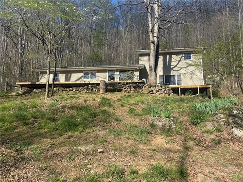 1181 Big Plumtree Creek Rd, Newland, NC, 28657-8511 | Card Image
