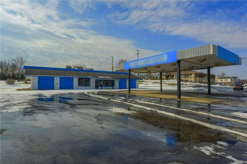 2608 New Butler Rd, New Castle, PA, 16101-3227 | Card Image