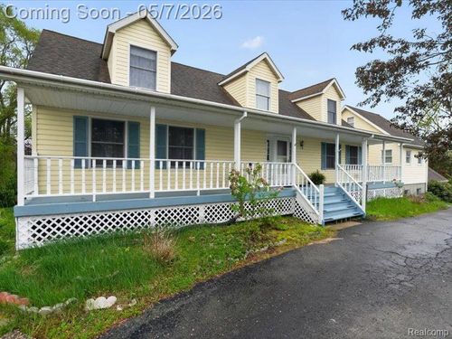 5081 Vines Rd, Howell, MI, 48843-7394 | Card Image