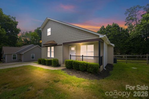 7564 Katherine Dr, Denver, NC, 28037-8201 | Card Image