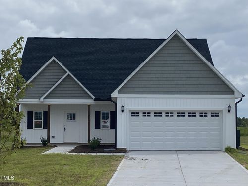 114 Chester Pl, Pikeville, NC, 27863-8143 | Card Image