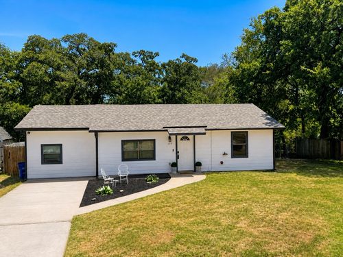 104 Lynn Dr, Azle, TX, 76020-3223 | Card Image
