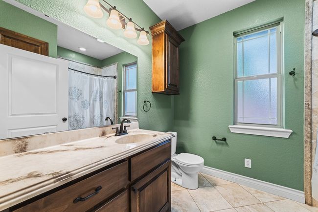 806 Sw 7 Th St, House other with 3 bedrooms, 2 bathrooms and 2 parking in Seminole TX | Image 19
