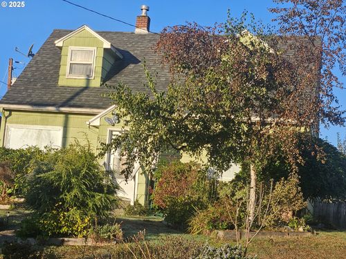 2238 Marion St, North Bend, OR, 97459-2316 | Card Image