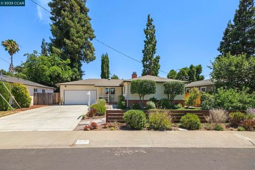 3930 Cottonwood Dr, Concord, CA, 94519-1202 | Card Image