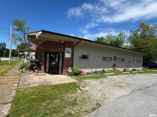 502 W Franklin St, Sesser, IL, 62884-1426 | Card Image