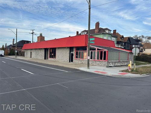 8902 2nd Ave, Detroit, MI, 48202-1704 | Card Image