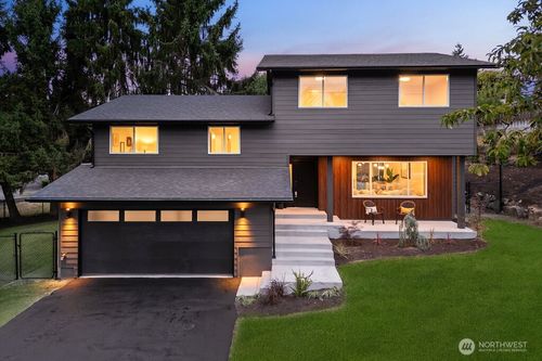 12504 Se 104th St, Renton, WA, 98056-3204 | Card Image