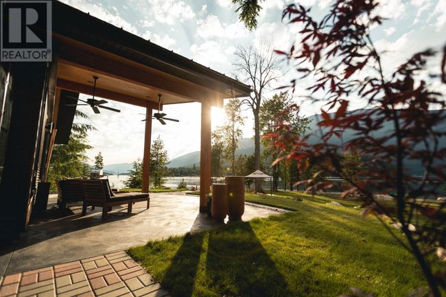 179 Kootenay Lake Rd, House other with 2 bedrooms, 2 bathrooms and 12 parking in Procter BC | Image 13