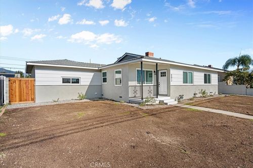 5572 San Bernardino St, Montclair, CA, 91763-2939 | Card Image