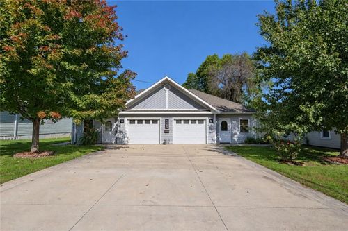 1403 E 13th St, Trenton, MO, 64683-1927 | Card Image