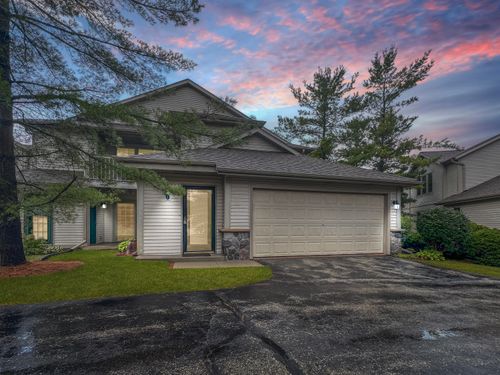 2264 Circle Rdg, Delafield, WI, 53018 | Card Image