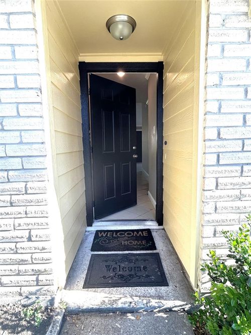 2715 Spring Canyon Court, Houston, TX, 77067 | Card Image