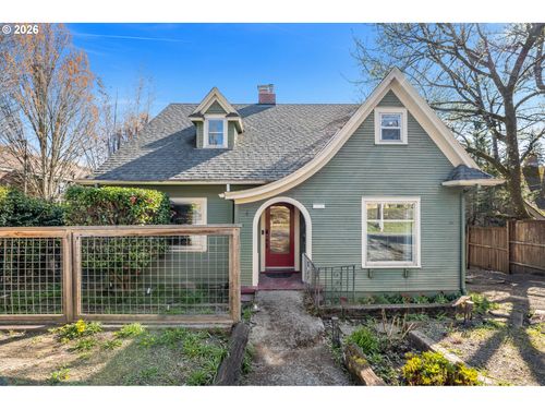 7738 Sw 31st Ave, Portland, OR, 97219-2420 | Card Image