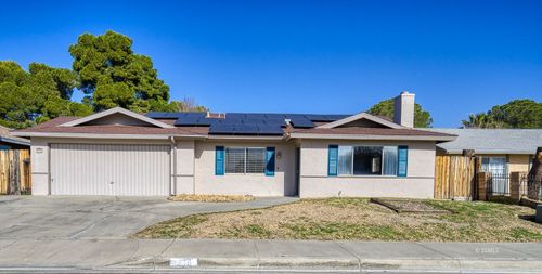 1016 W Las Flores Ave, Ridgecrest, CA, 93555-3323 | Card Image